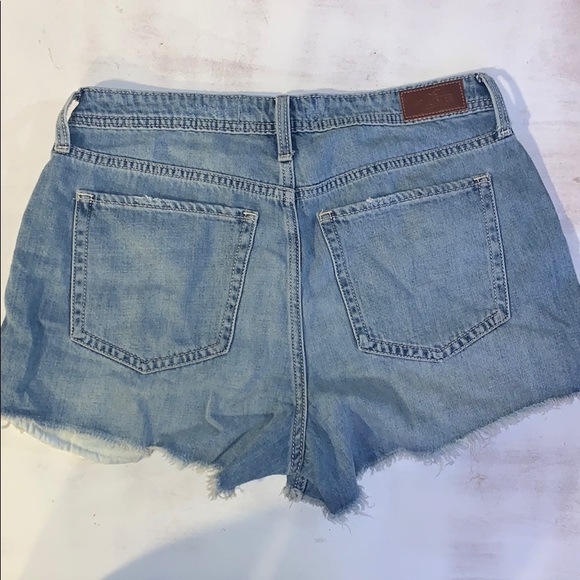 High-Waisted Lace Detail Denim Short - Picture 2 of 4